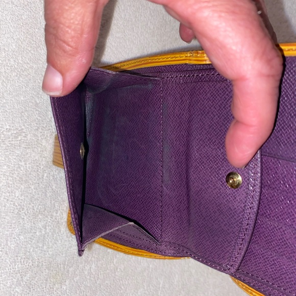 Authentic Louis Vuitton Yellow Epi Snap Wallet - Picture 13 of 13